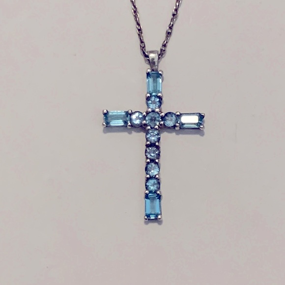 Jewelry - Lovely Sterling Silver Cross Necklace